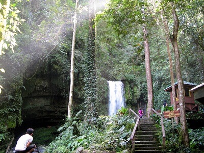 マフアの滝（Mahua Waterfall）