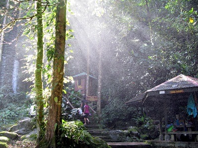 マフアの滝（Mahua Waterfall）