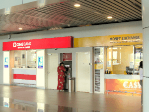 コタキナバル国際空港の両替所